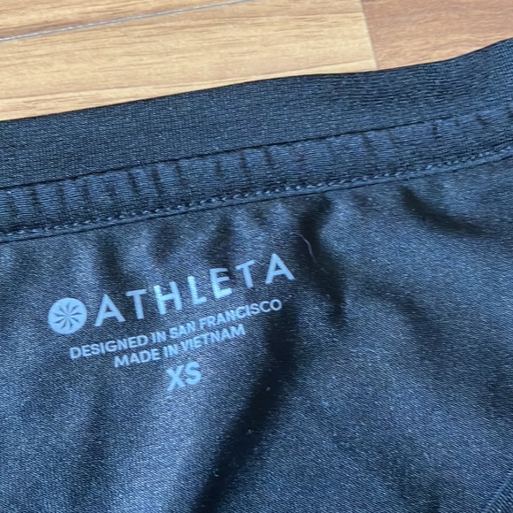 Athleta Women’s Long Sleeve Black Shirt with Cinch at Bottom, Size XS - Picture 2 of 5